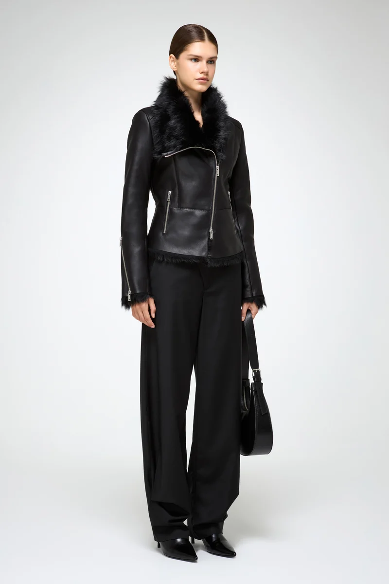 Renata – Toscana Schwarze Schaffelljacke