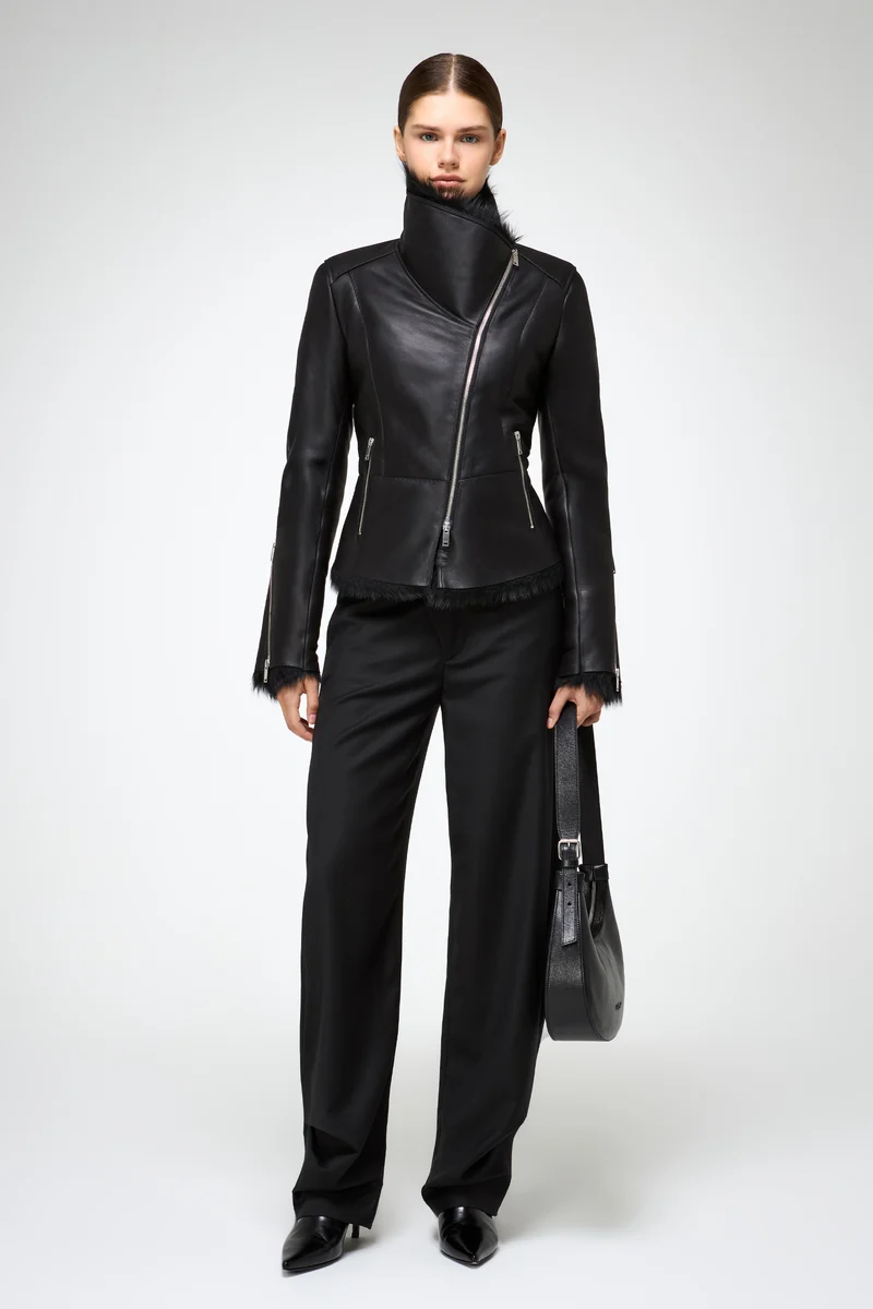 Renata – Toscana Schwarze Schaffelljacke