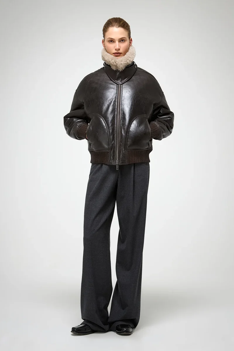 Tricia – Anthrazitfarbene Lammfelljacke