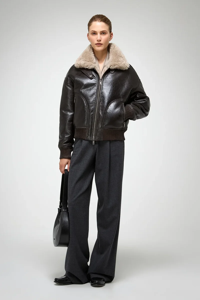 Tricia – Anthrazitfarbene Lammfelljacke