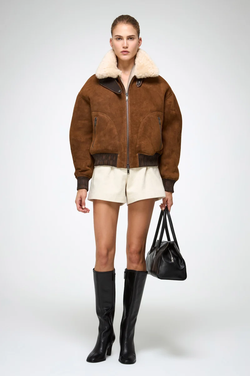 Tricia – Jacke aus tabakfarbenem Wildleder und Lammfell