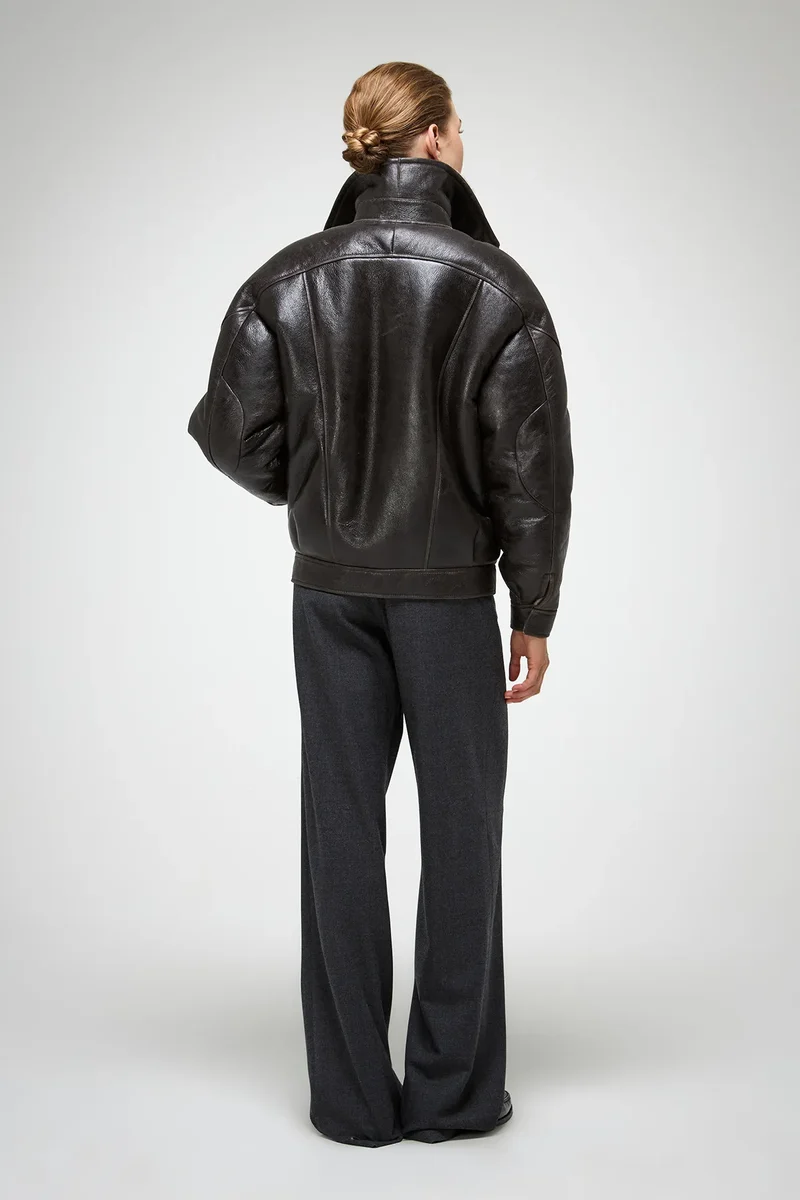 Sandie – Anthrazitfarbene Lammfelljacke
