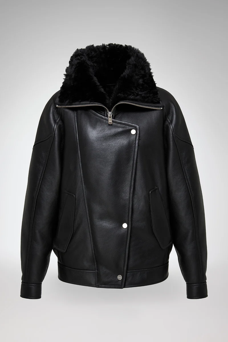 Sandie – Schwarze Lammfelljacke