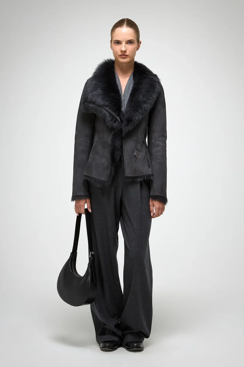 Adila - Anthrazitfarbene Lammfelljacke