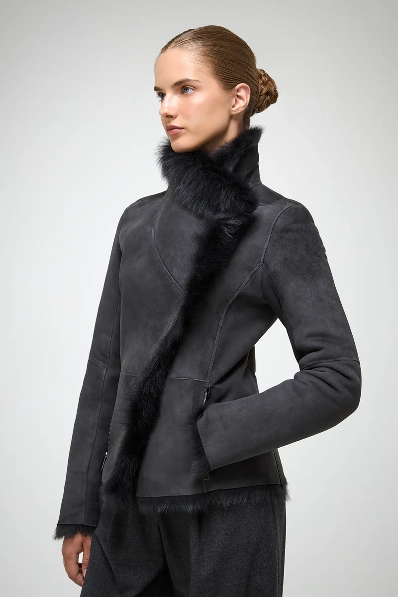 Adila - Anthrazitfarbene Lammfelljacke