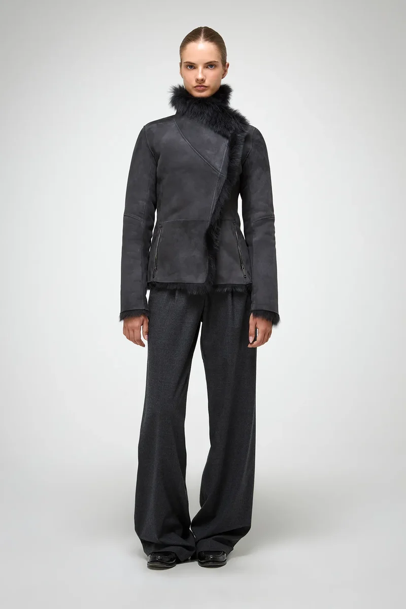 Adila - Anthrazitfarbene Lammfelljacke