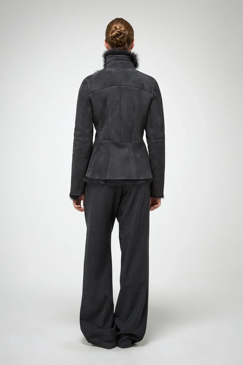Adila - Anthrazitfarbene Lammfelljacke