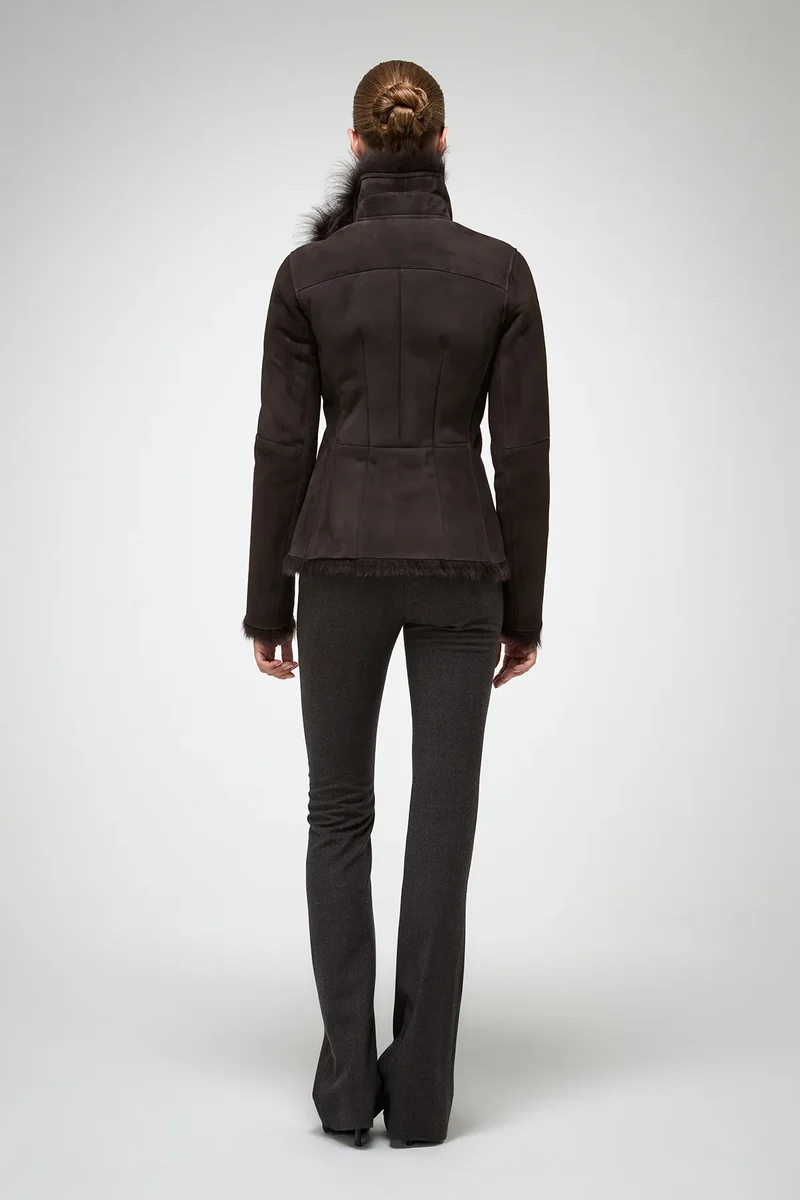 Adila – Jacke aus braunem Wildleder und Lammfell im Toskana-Stil