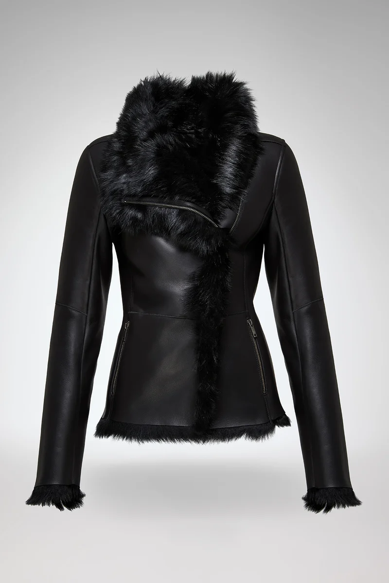 Adila – Toscana Schwarze Shearling-Jacke