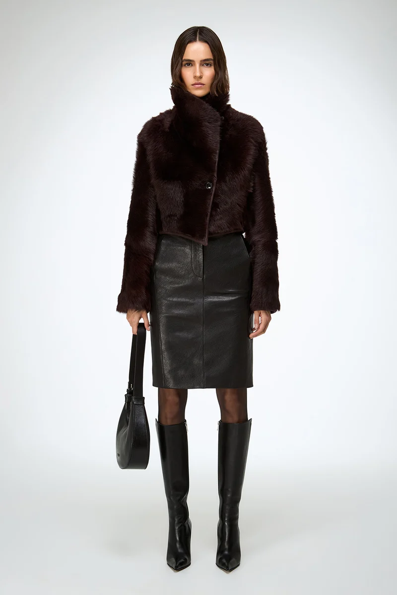 Ashley - Kirschroter Lammfelljacke