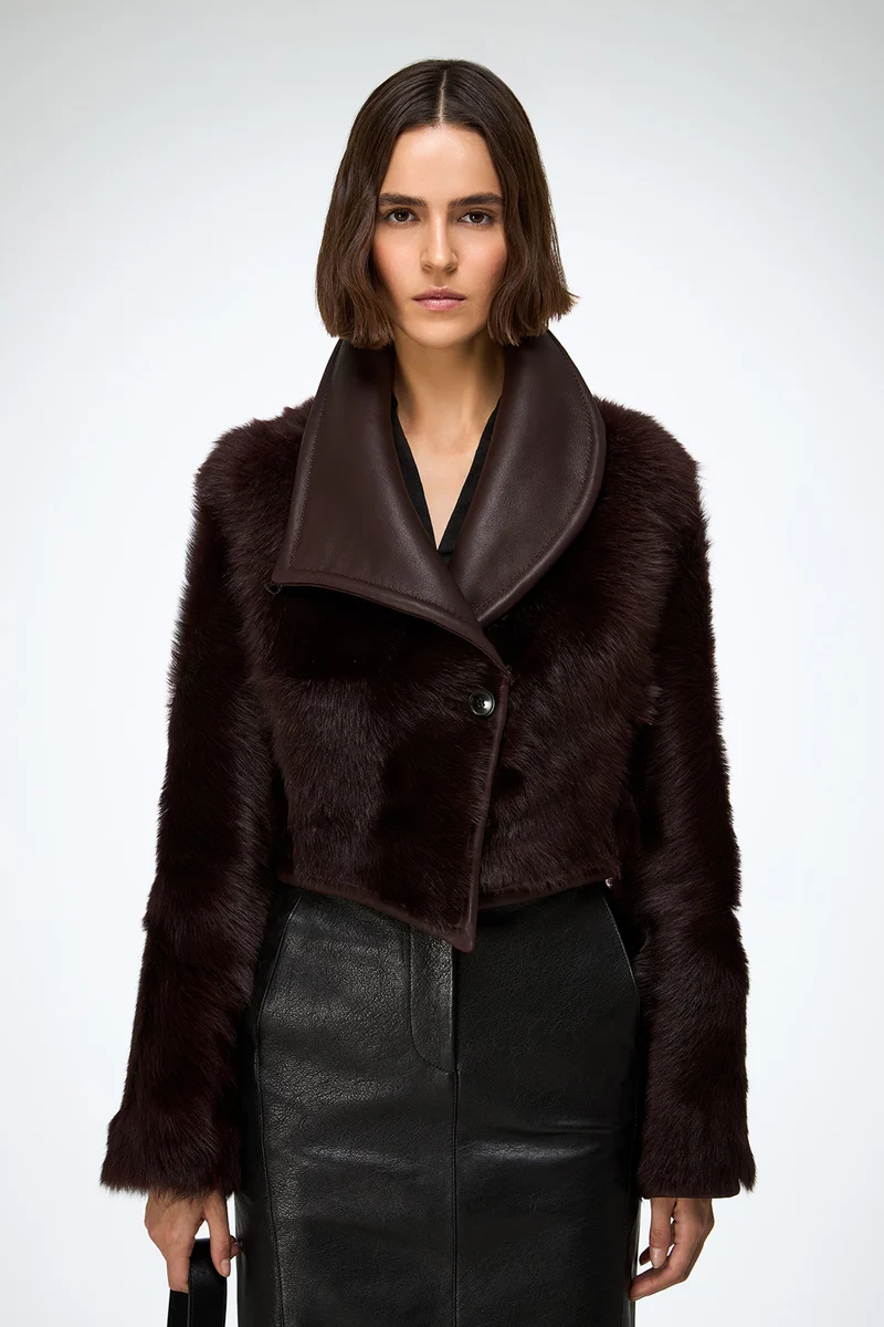 Ashley - Kirschroter Lammfelljacke