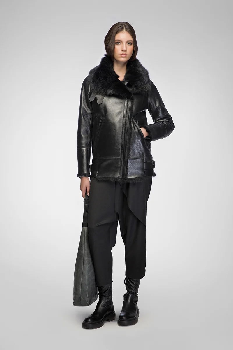 Vesna – Clotho Schwarze Lammfelljacke