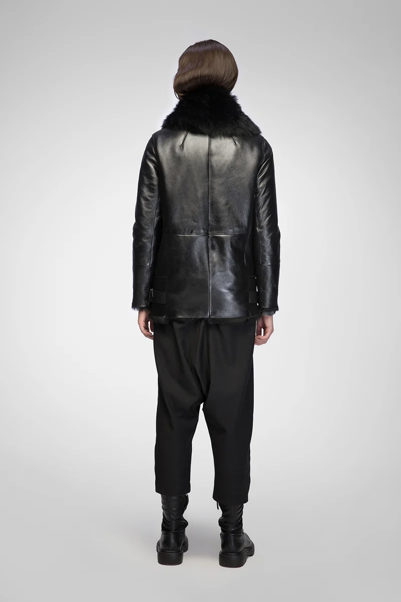 Vesna – Clotho Schwarze Lammfelljacke