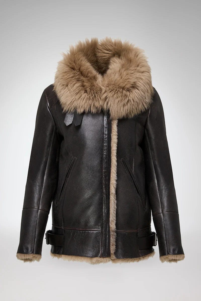 Vesna – Clotho Wüstenbeige Shearling-Jacke
