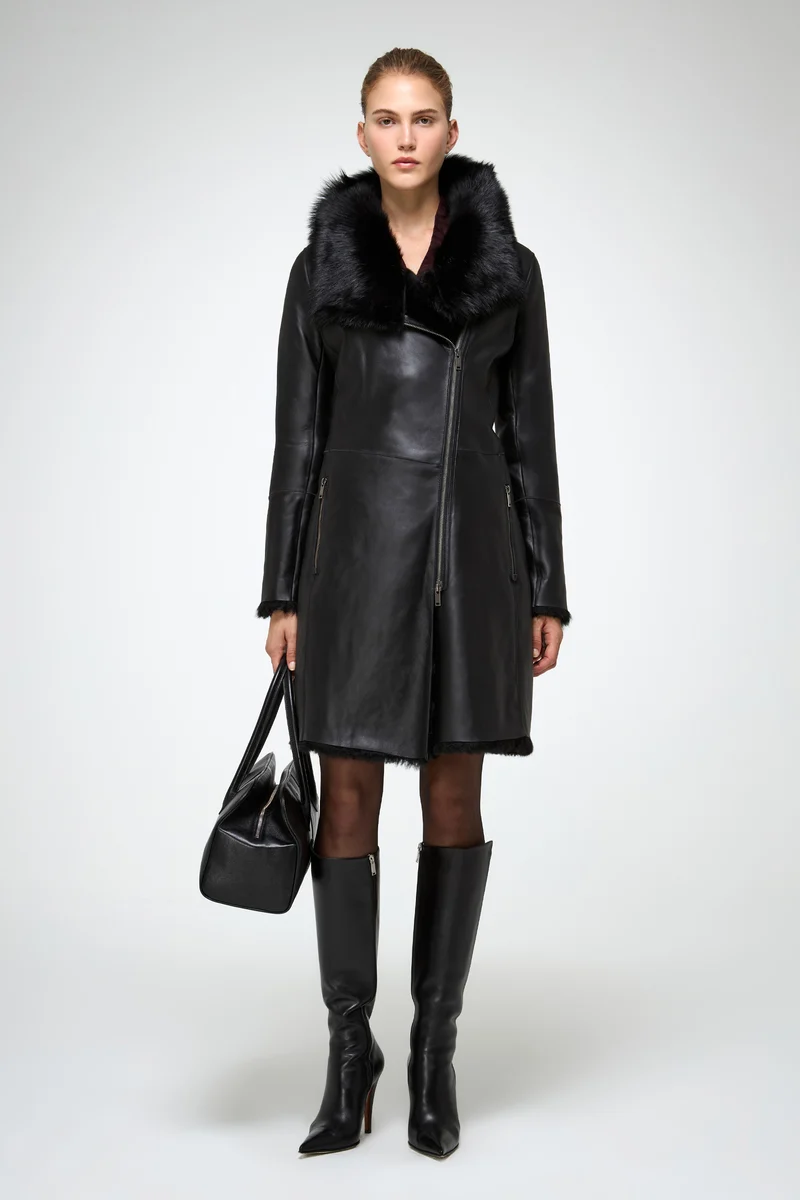 Mylena – Schwarzer Shearling-Mantel Toscana