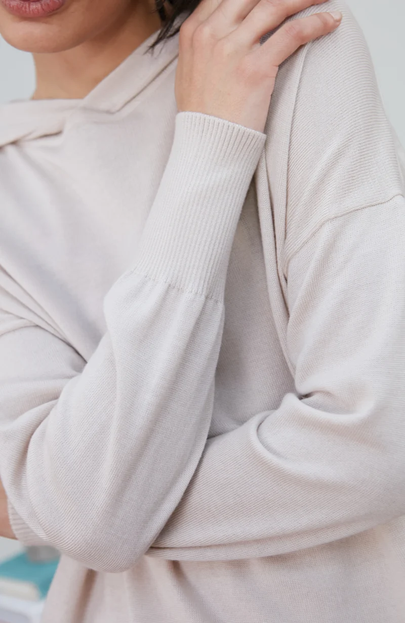 Damen-Pullover mit Kapuze aus reiner, extrafeiner Merinowolle mit entspannter Passform