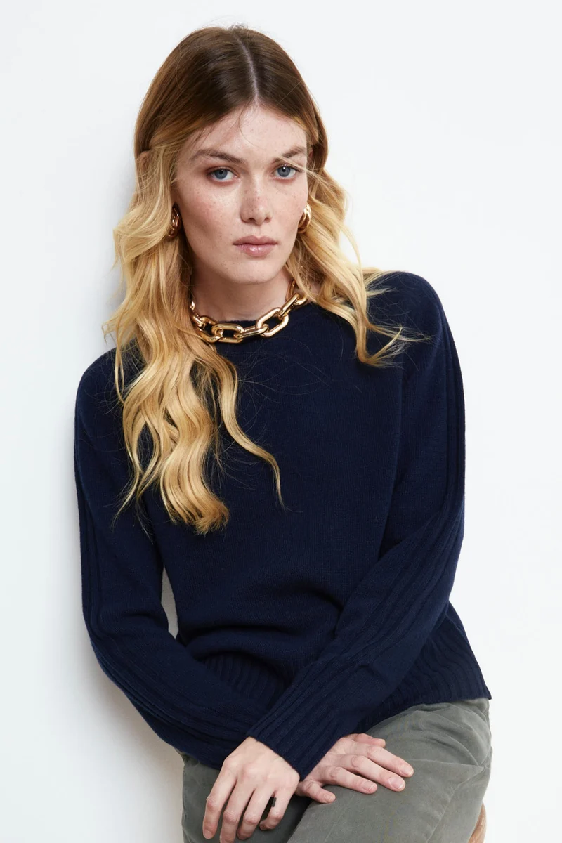 Maglia in lana e cashmere con scollo a barca - BLU