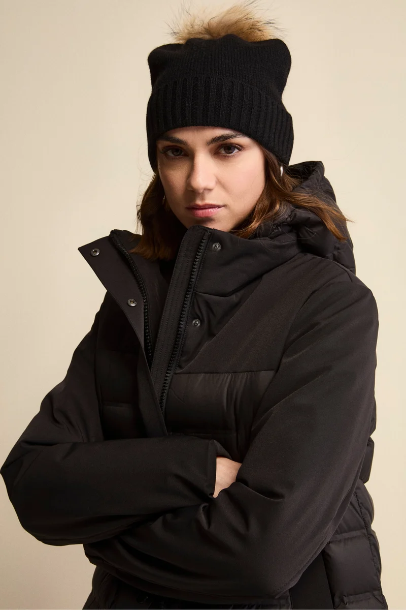 Berretto in Cashmere con Pompon - NERO