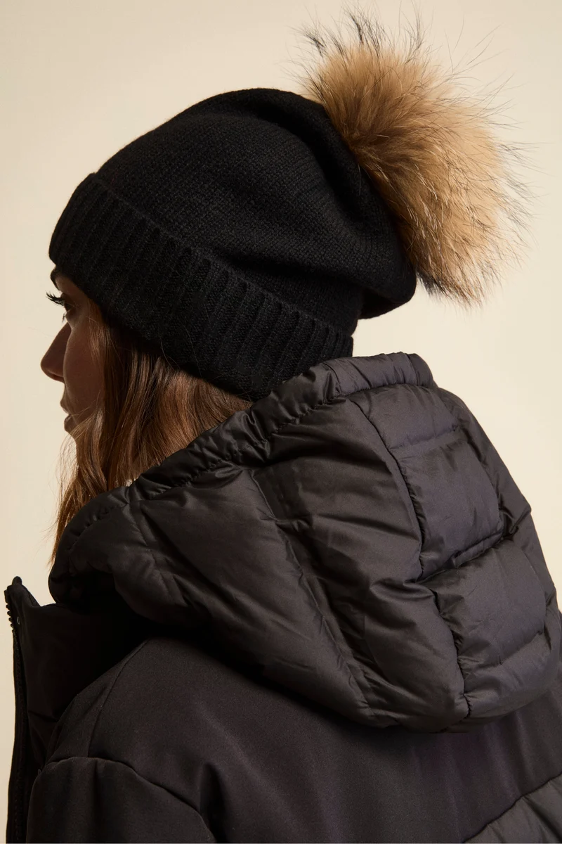 Berretto in Cashmere con Pompon - NERO