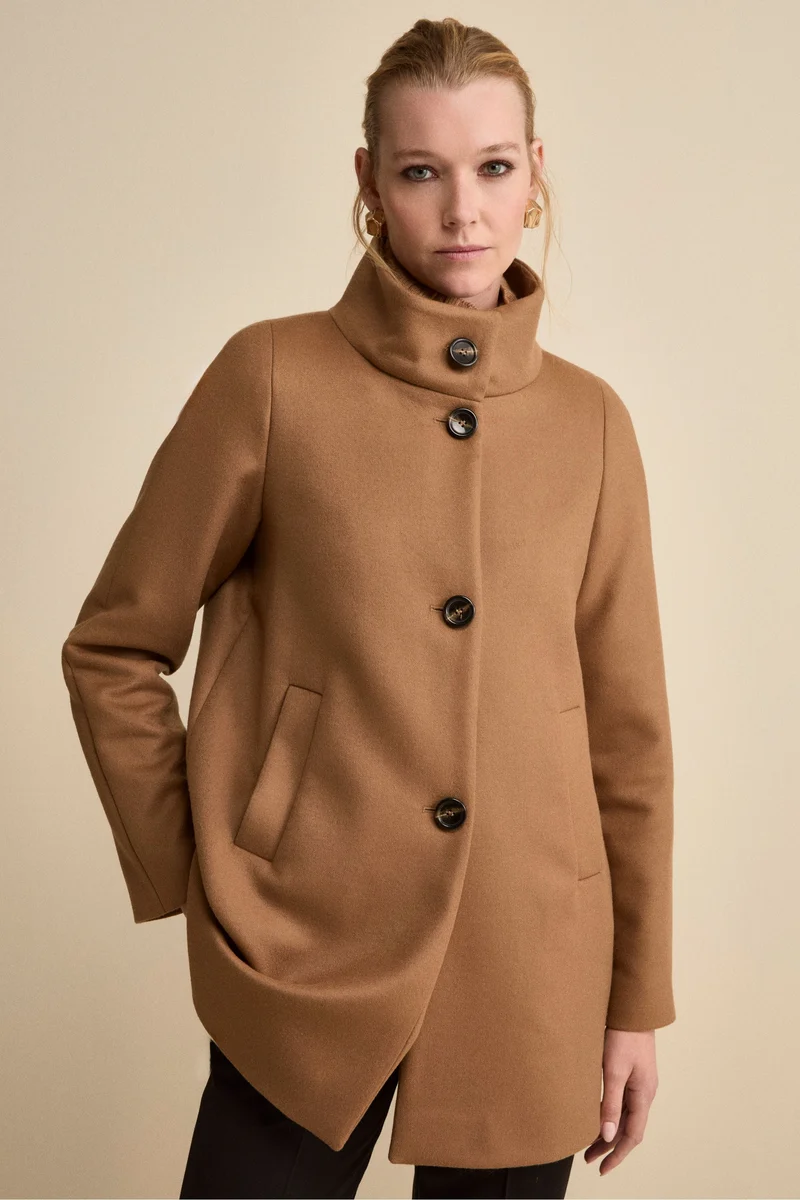 Cappotto Corto Foderato con Collo Alto - CUOIO
