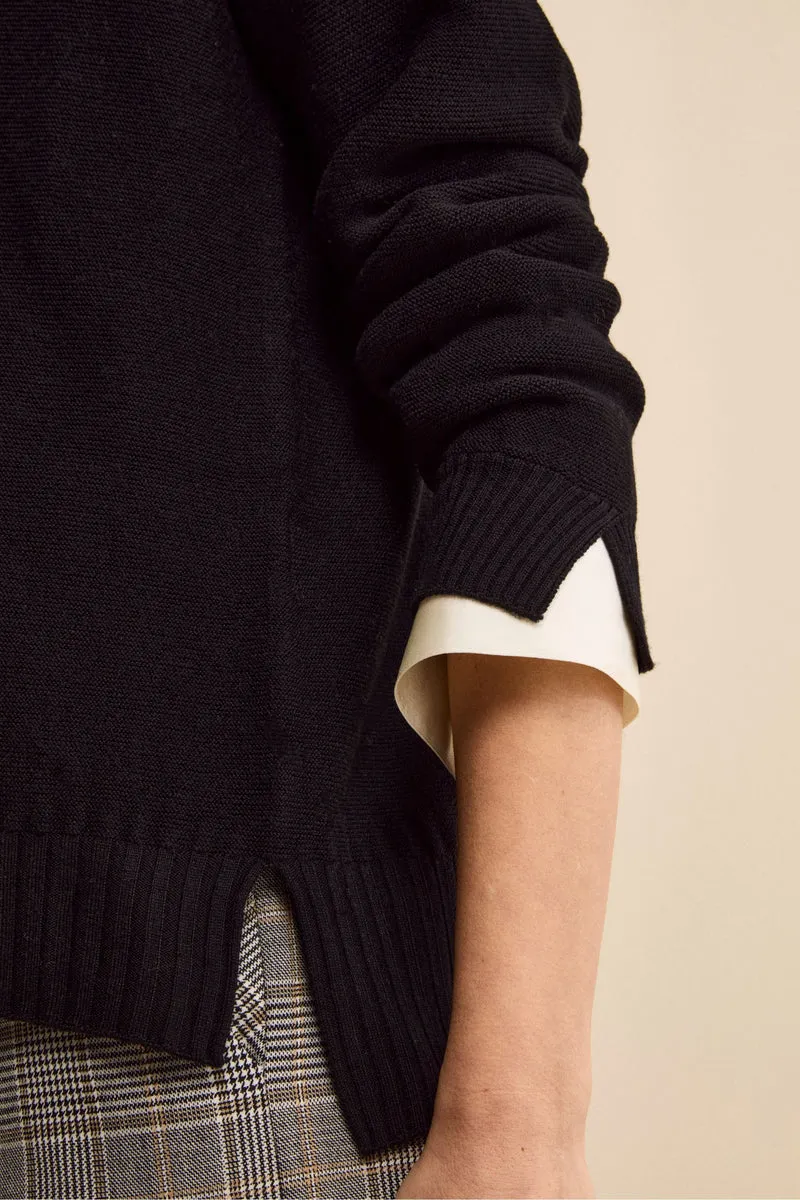 Maglia Over Scollo a V in Lana Merino - NERO