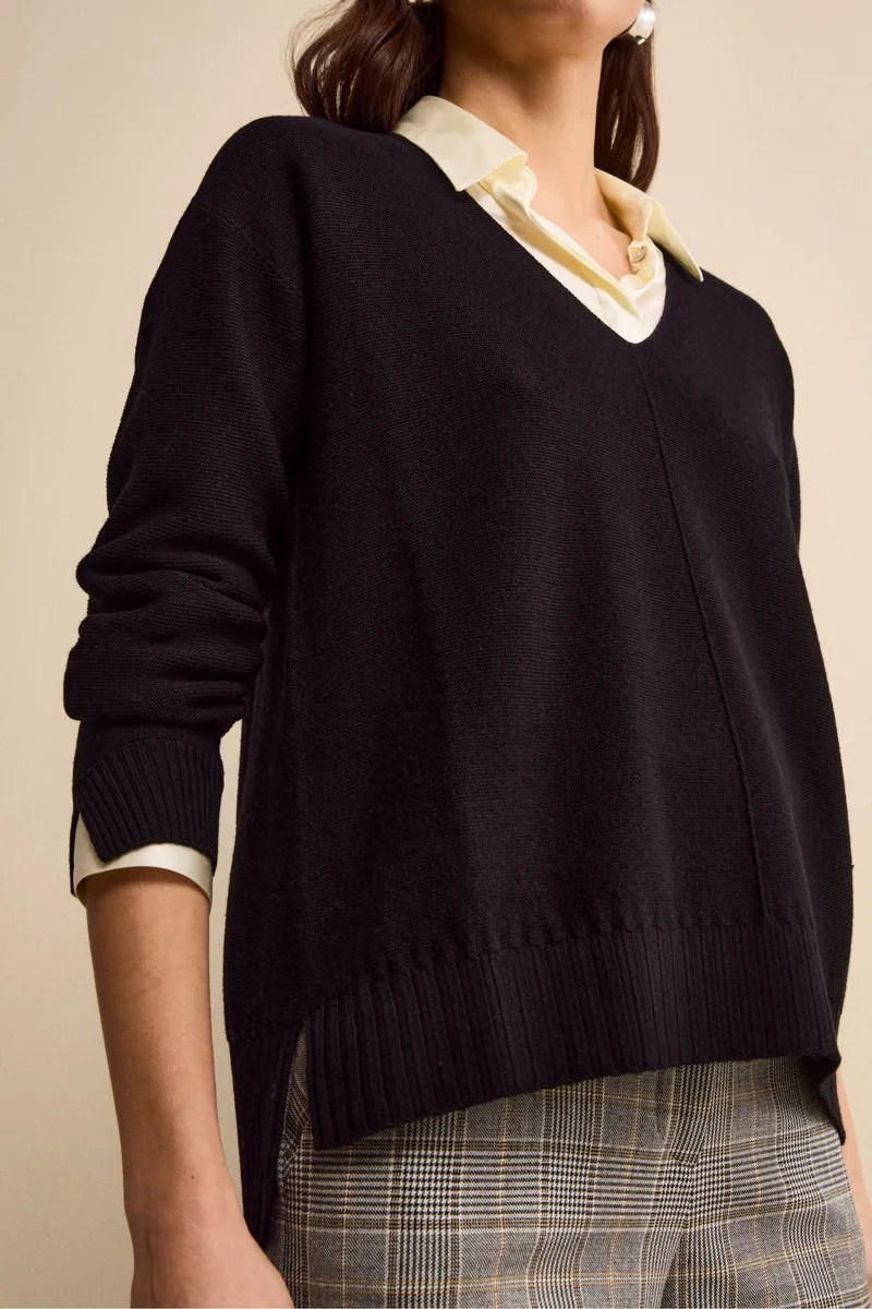 Maglia Over Scollo a V in Lana Merino - NERO