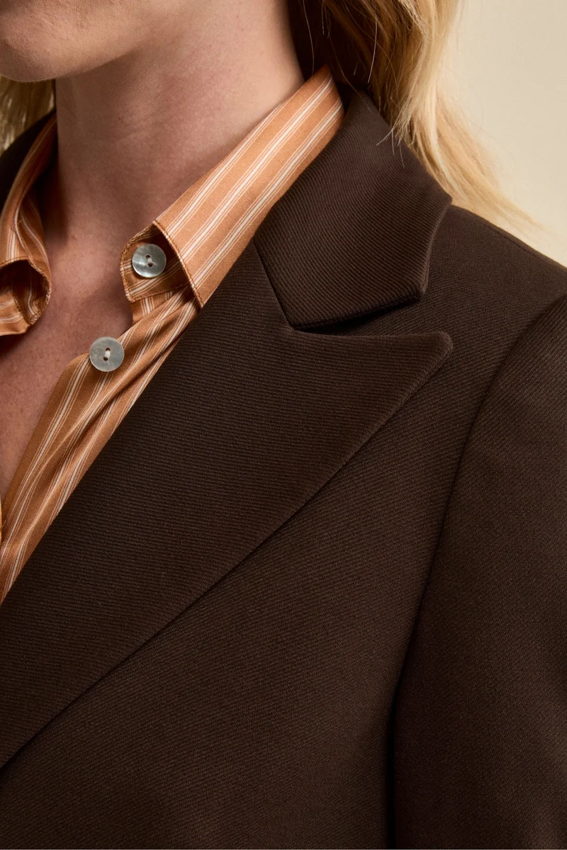 Giacca Lunga Elegante con Revers a Lancia - T.MORO