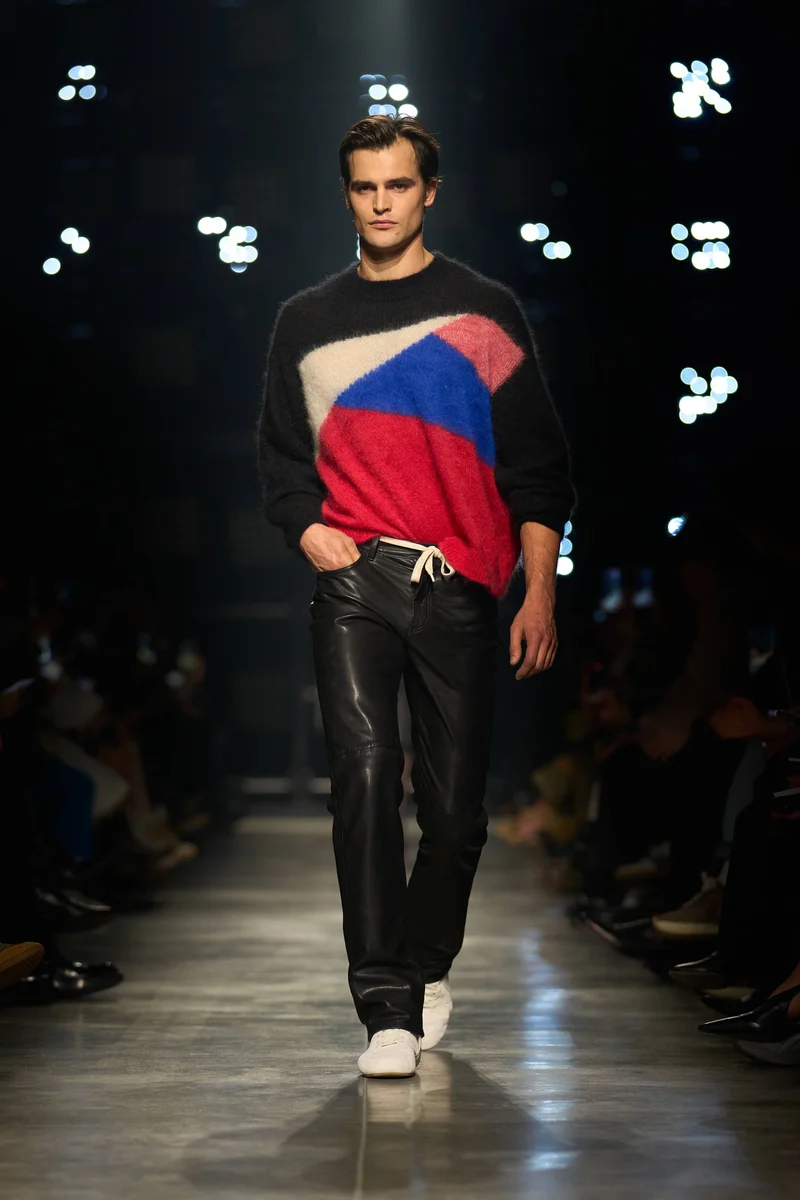 Look 11 [W26]