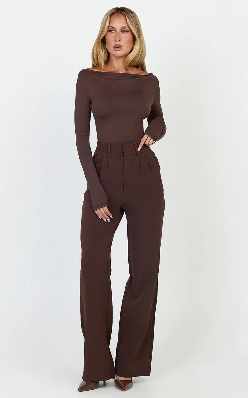 Tisdale Top - Boat Neck Long Sleeve Top in Choc