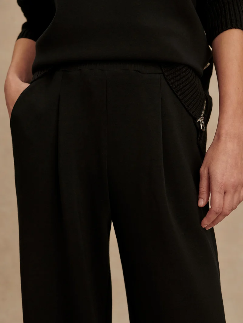 The Extra Wide Leg Pant 32