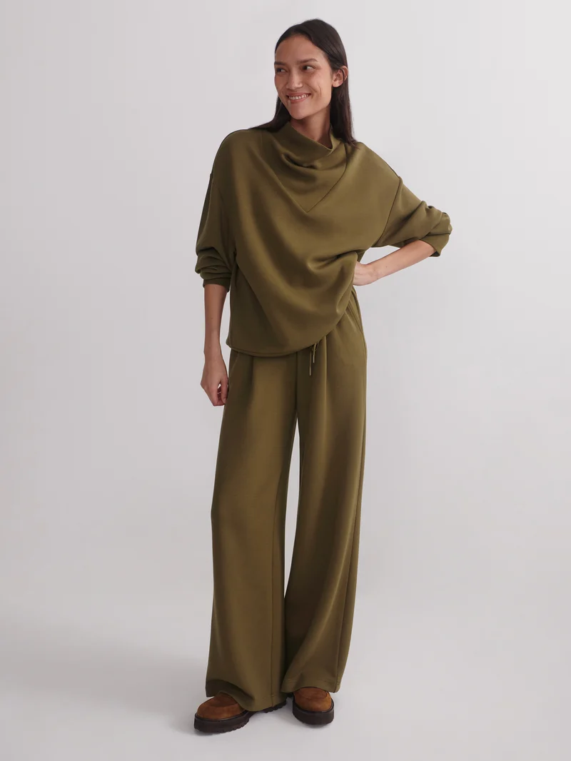 The Extra Wide Leg Pant 32