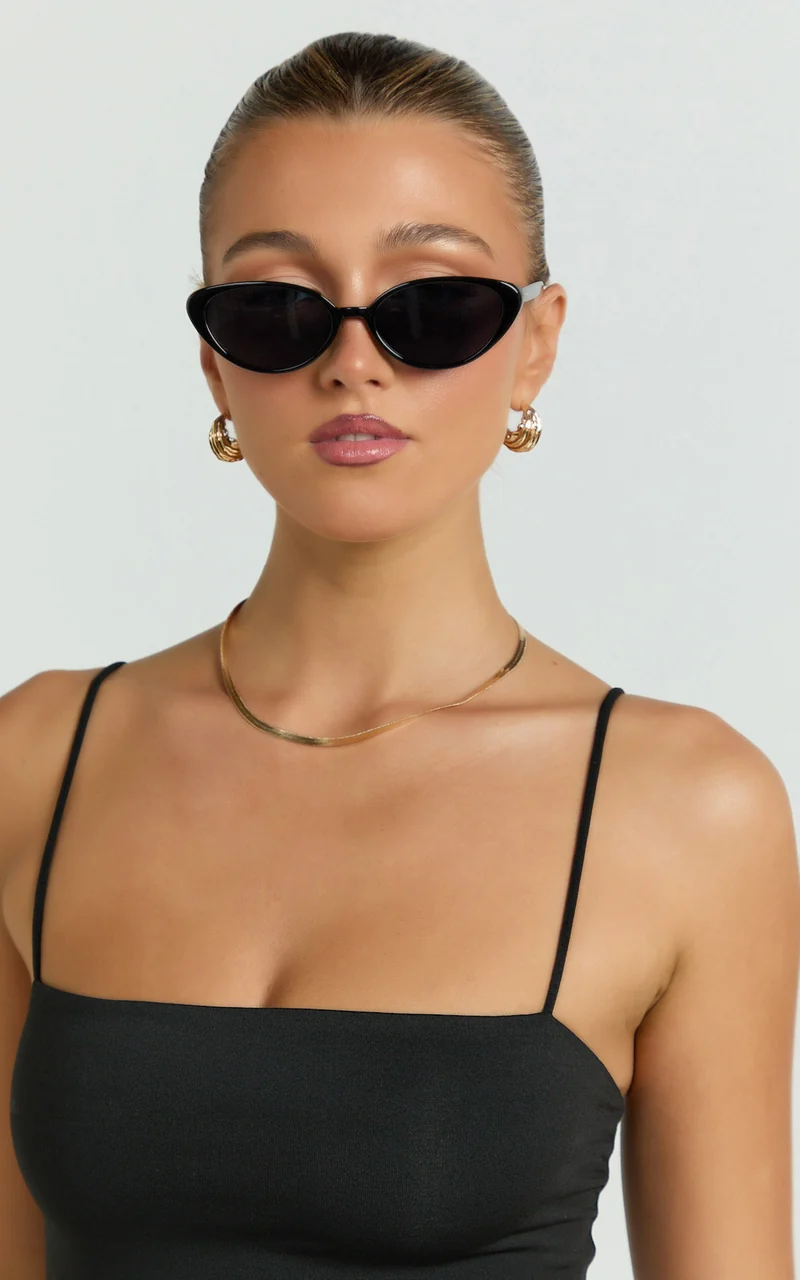 Yvette Sunglasses - Cat Eye Sunglasses in Black