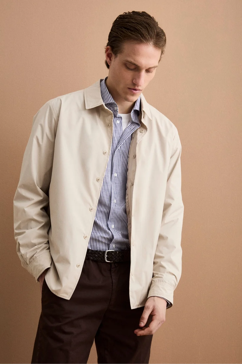 Trench Corto Foderato con Collo a Camicia - LATTE