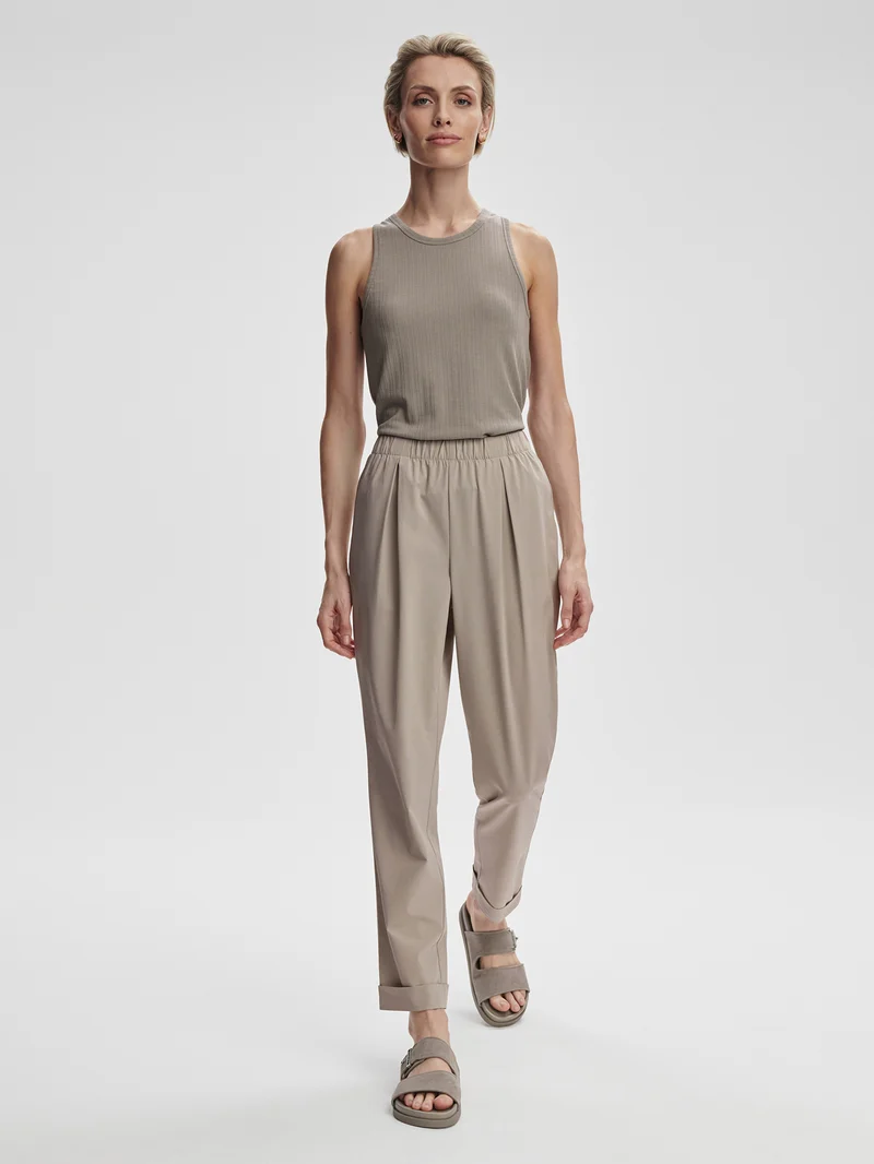 Lightweight Stretch Pleated Travel Pant Long
