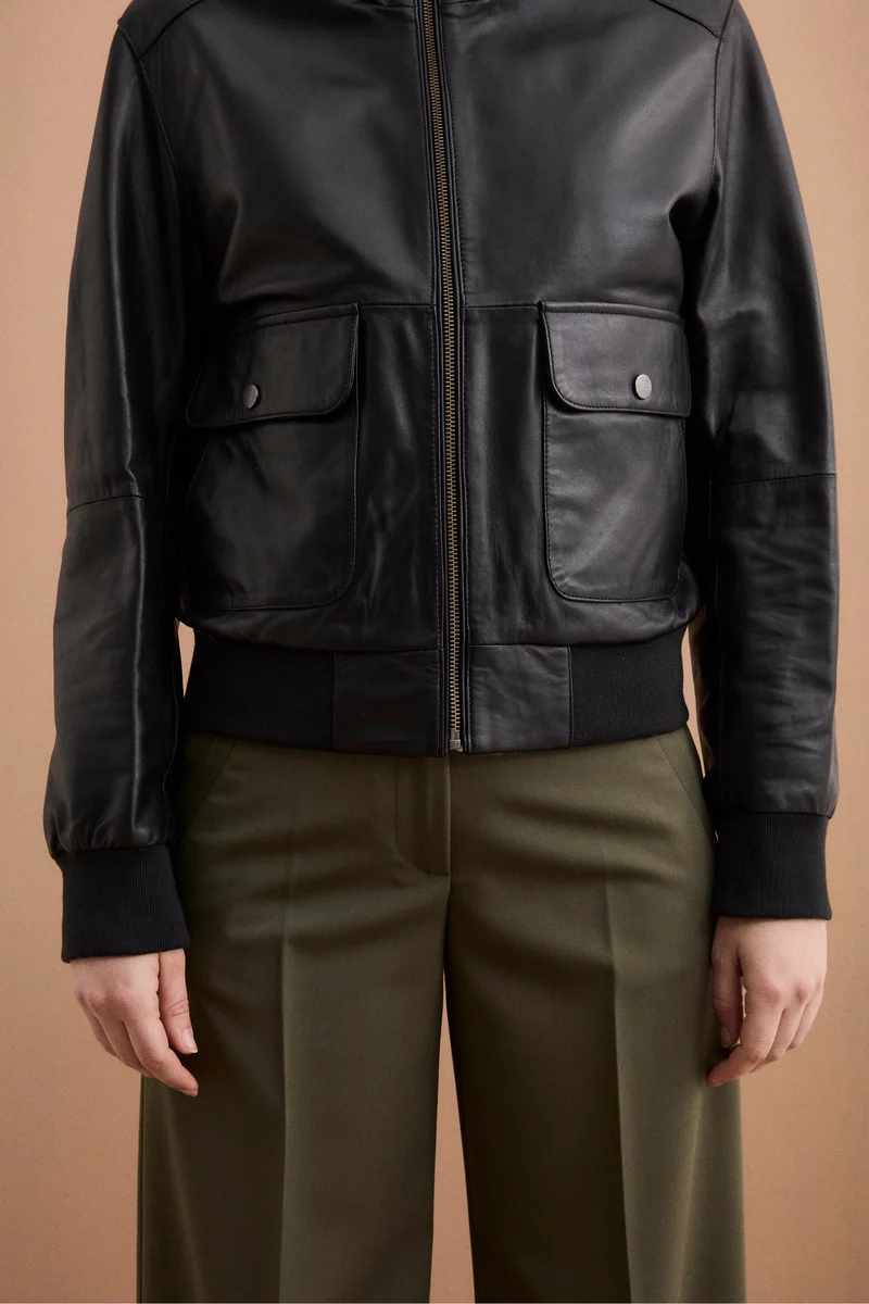 Bomber in Pelle con Tasche - NERO