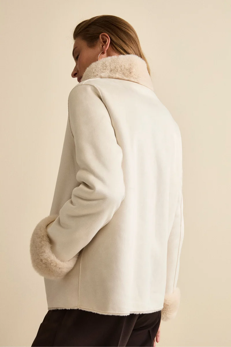Cappotto Corto in Eco-Montone - MANDORLA