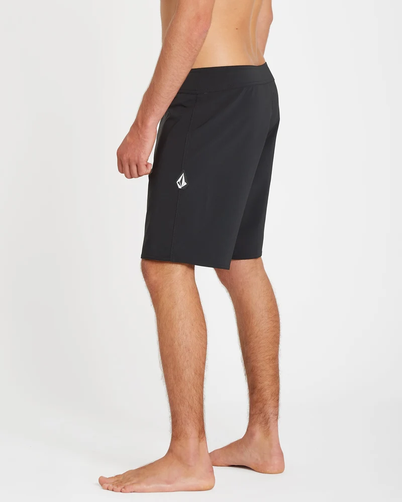 Lido Solid Mod 18" Boardshorts - Black