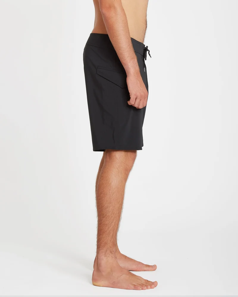 Lido Solid Mod 18" Boardshorts - Black