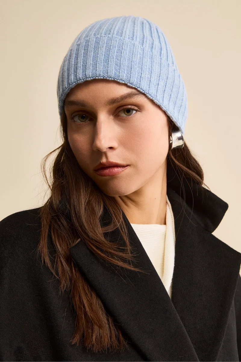 Cappello in cashmere a coste - CIELO