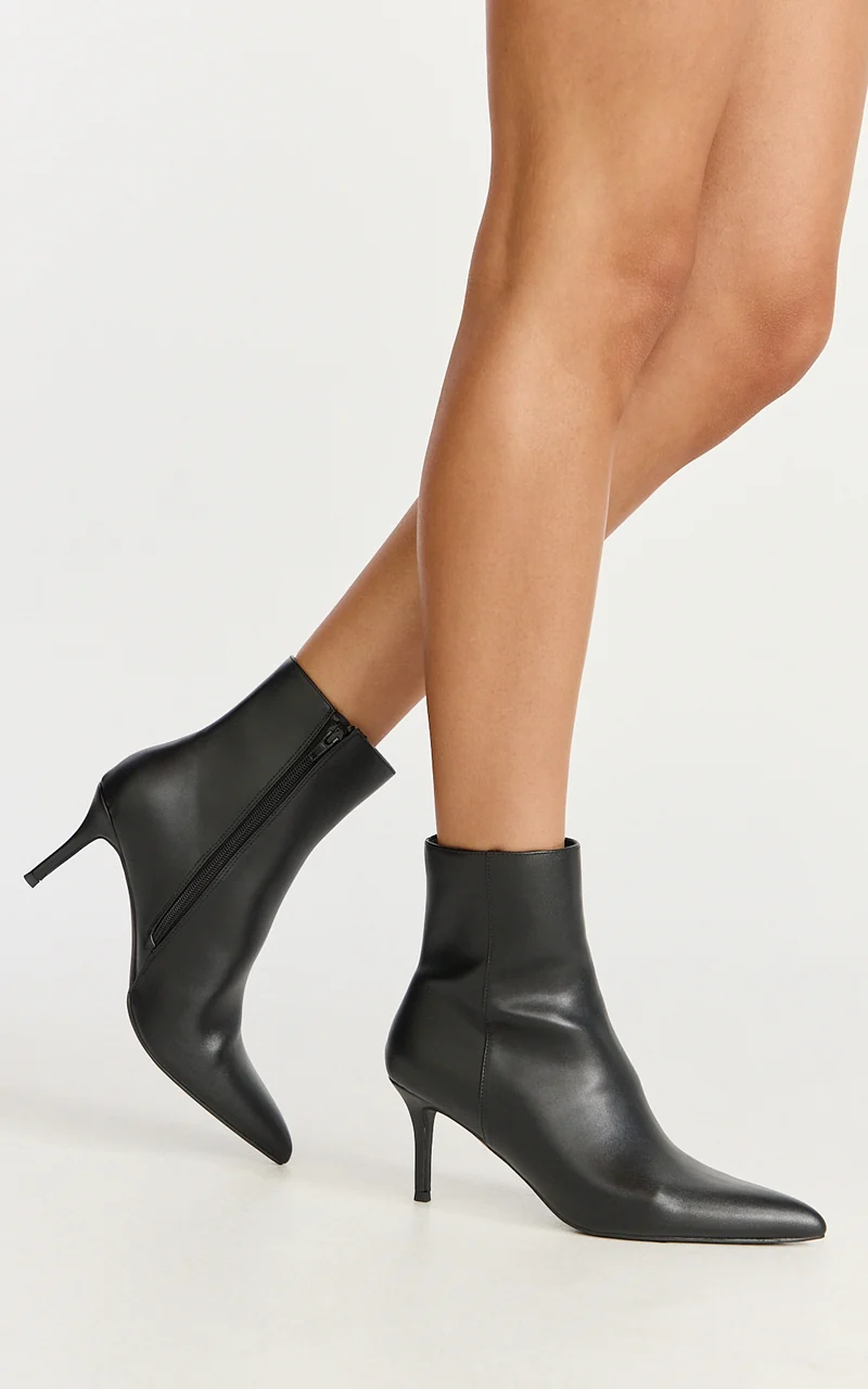 Verali - Beth Boots in Black