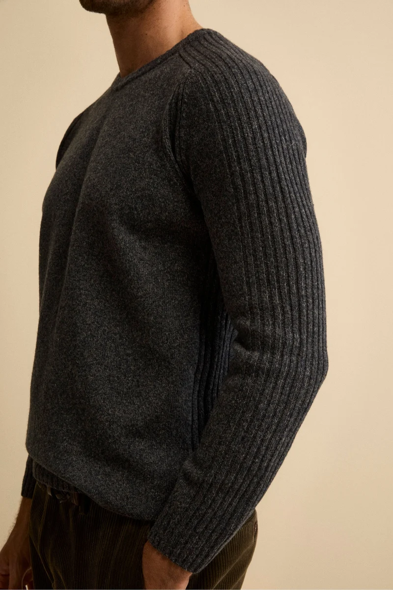 Girocollo Raglan con Motivo a Coste in Misto Lana Vergine - BLU