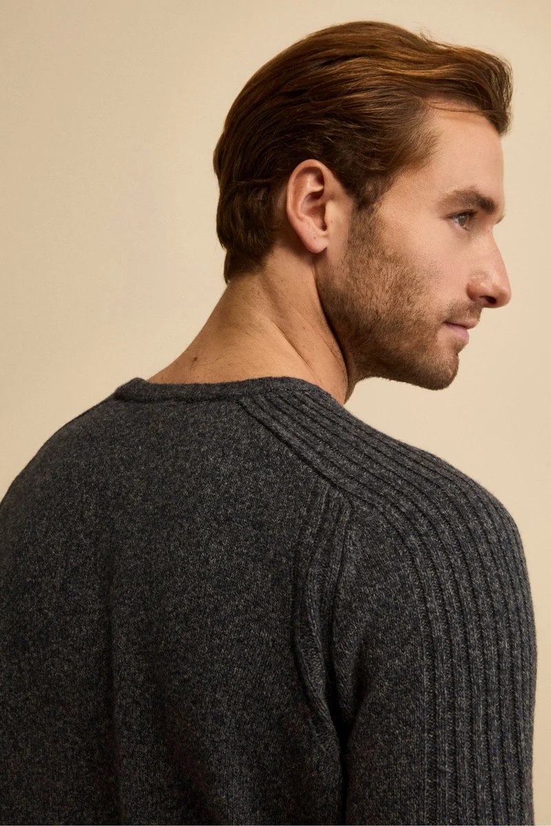 Girocollo Raglan con Motivo a Coste in Misto Lana Vergine - BLU