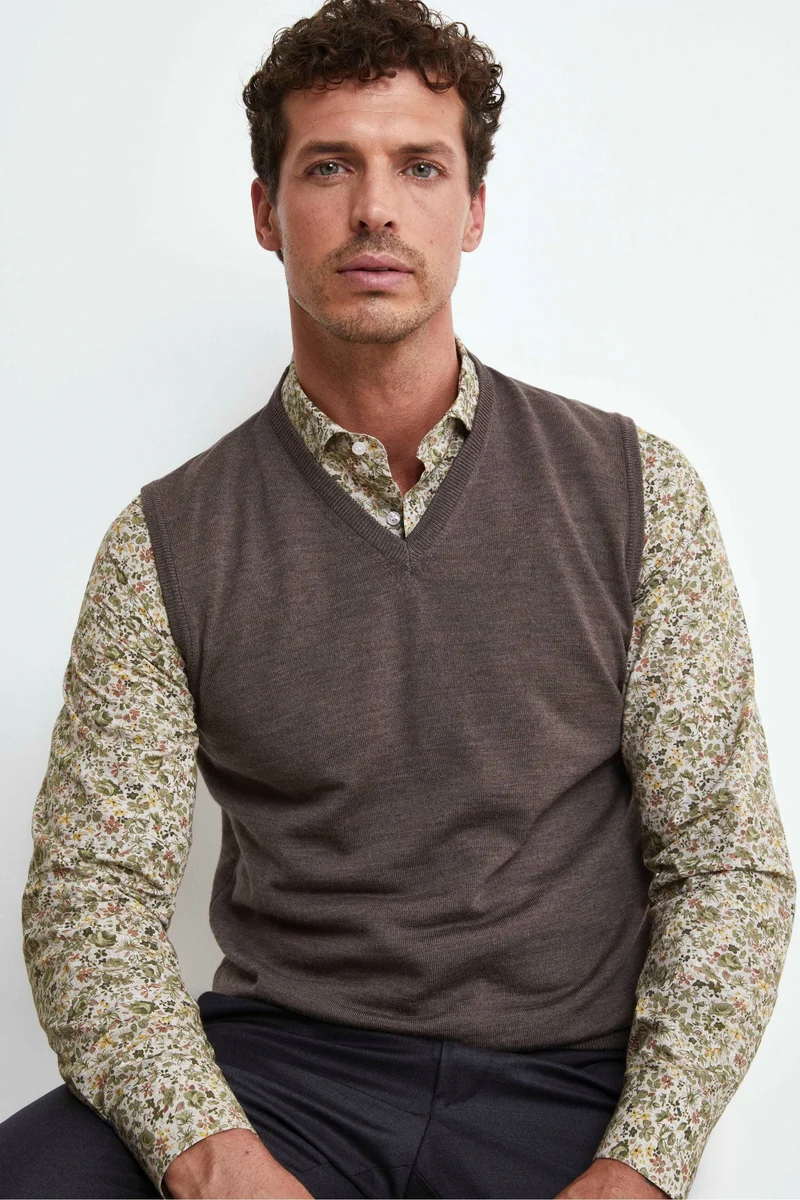 Gilet Scollo a V in Lana Merino - TORTORA