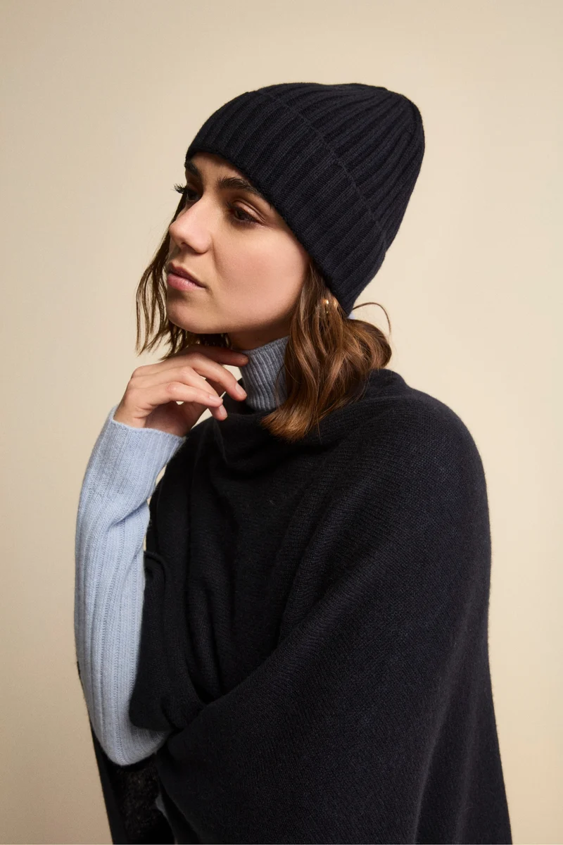 Cappello in cashmere a coste - BLU MARINE