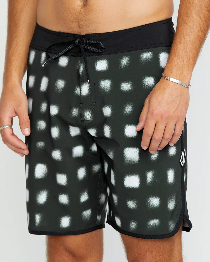 Infuse Scallop Mod 19" Boardshorts - BLACK