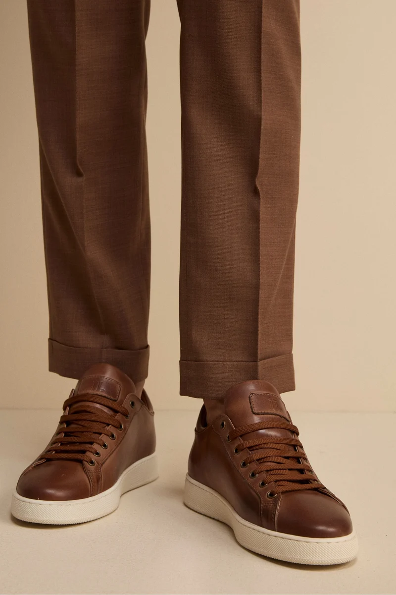 Sneakers in Pelle con suola a contrasto - MARRONE