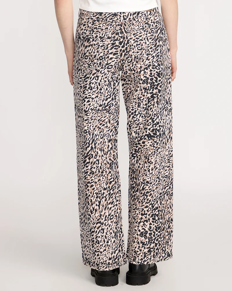 Stoned Boyfriend Lowrise Jeans - Animal Print