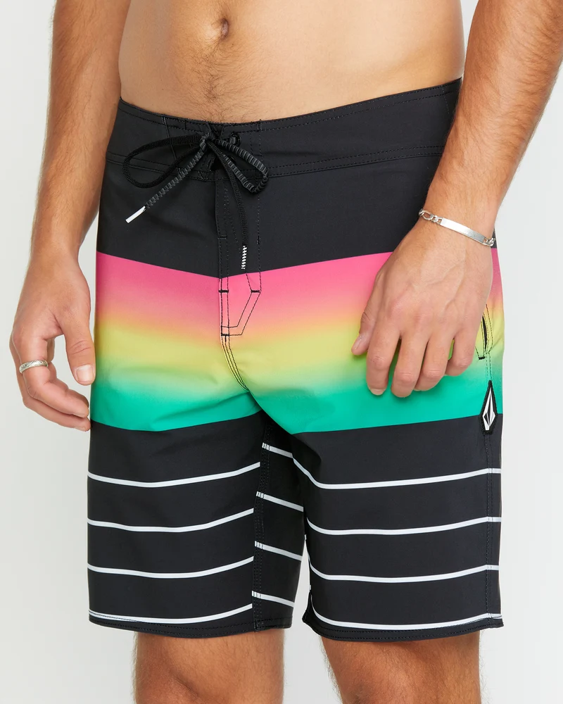 Quarta Fade Mod 19" Boardshorts - NEW BLACK