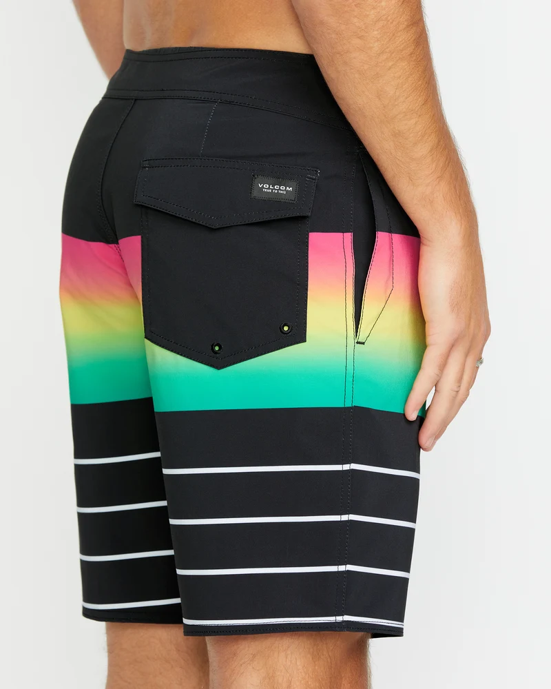 Quarta Fade Mod 19" Boardshorts - NEW BLACK