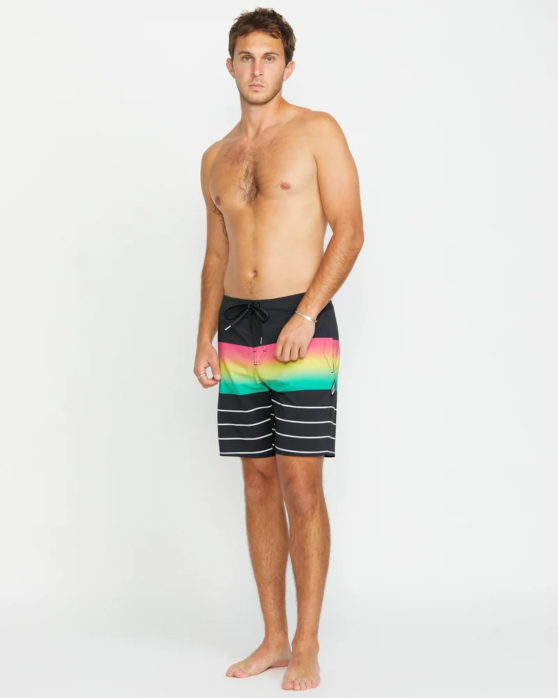 Quarta Fade Mod 19" Boardshorts - NEW BLACK